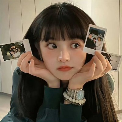 穿条纹衣的男孩